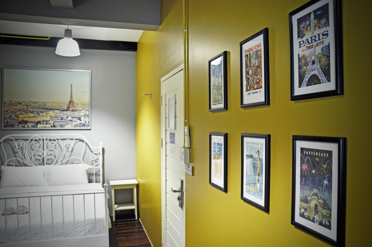 Goodfellas Thong Lo Hostel #Check In Time Needed# Bangkok Exteriör bild
